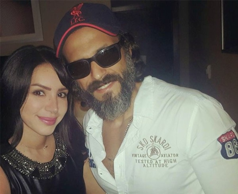 بالصورة: هذه السيدة الجميلة هي حماة يوسف الشريف شاهدوها